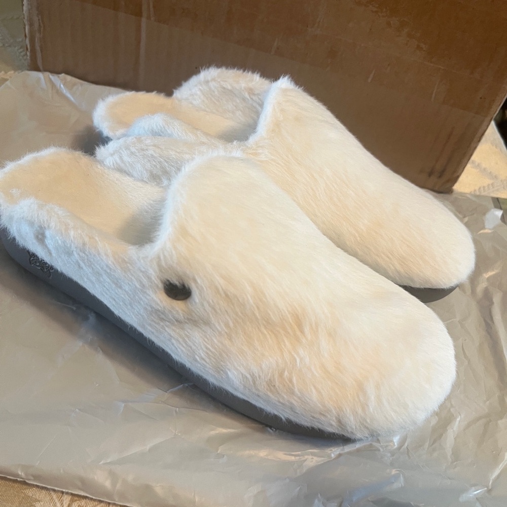 Alegria White Faux Fur Slip-On Slippers size 7
